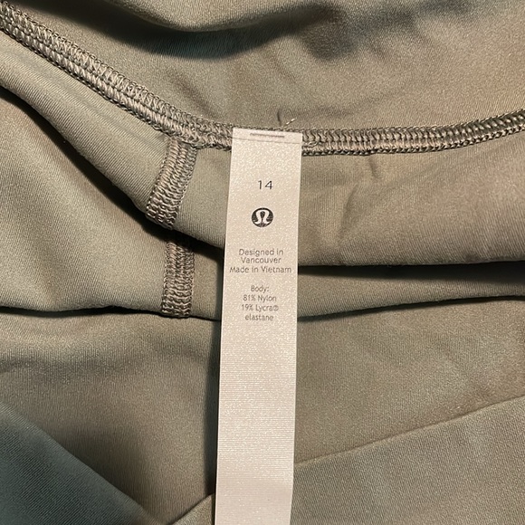 Lululemon, 6” Align Short, high rise, SZ 14, NWT - Picture 6 of 6